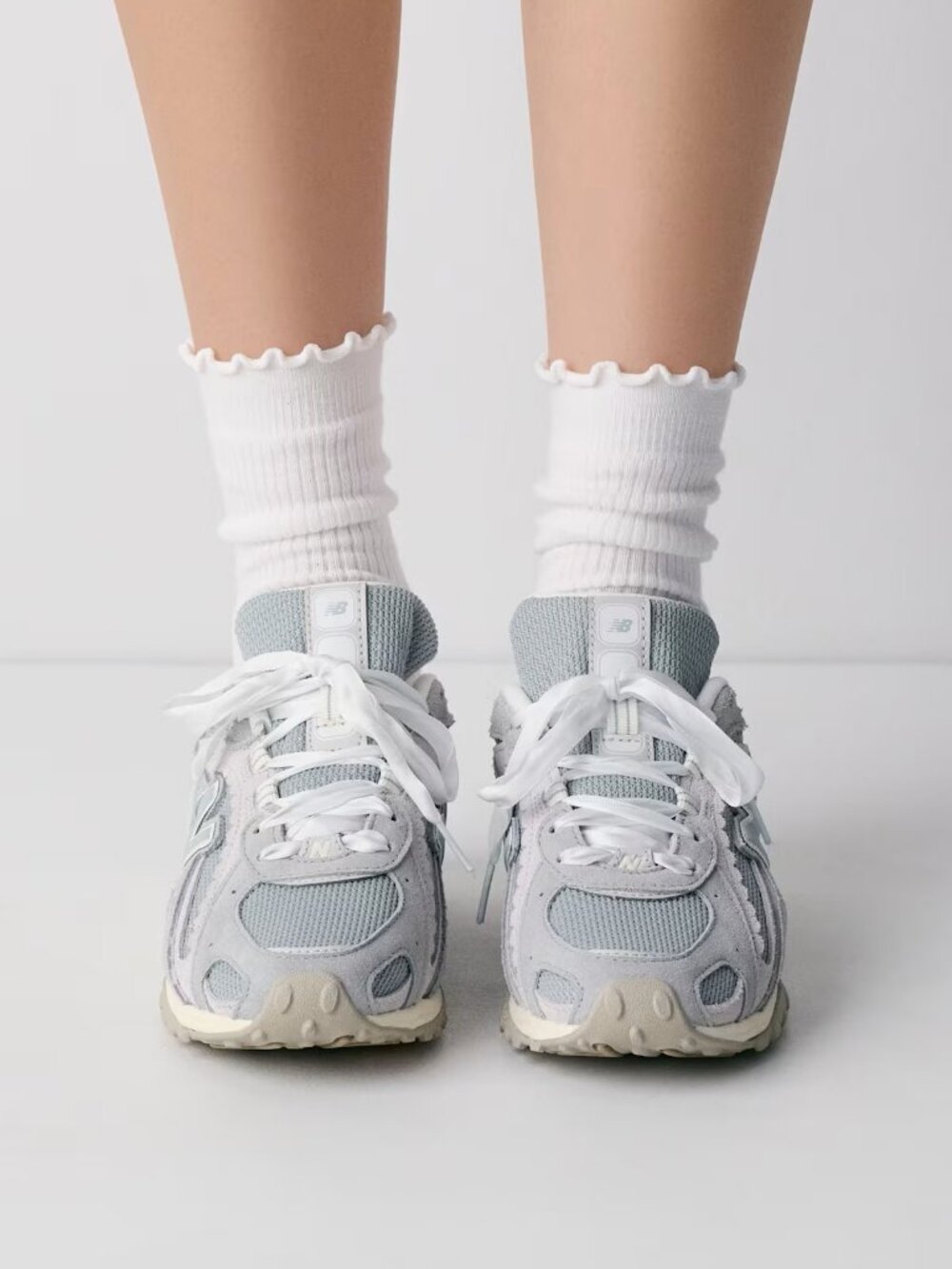 New Balance 204L Sneakers – Unisex